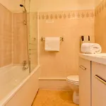 Logis Hostellerie Du Neez 2*