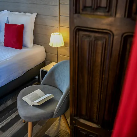 Logis Du Neez فندق 2*