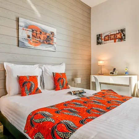 Hotel Logis Hostellerie Du Neez 2*