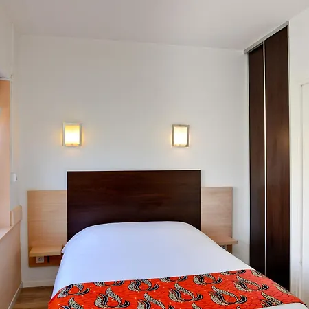 Logis Hostellerie Du Neez 2* Gan