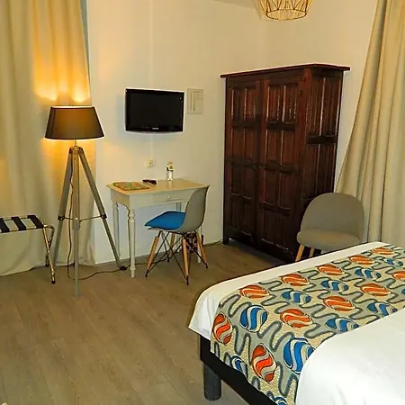 Logis Du Neez Hotel