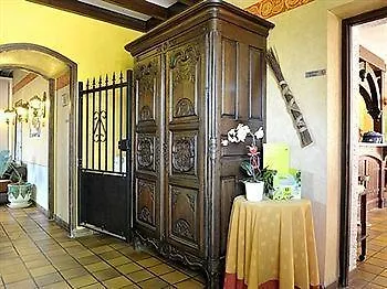 فندق Logis Du Neez 2*