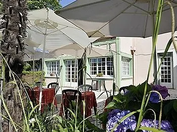 Logis Hostellerie Du Neez 2* Gan