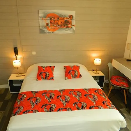 Logis Du Neez فندق 2*