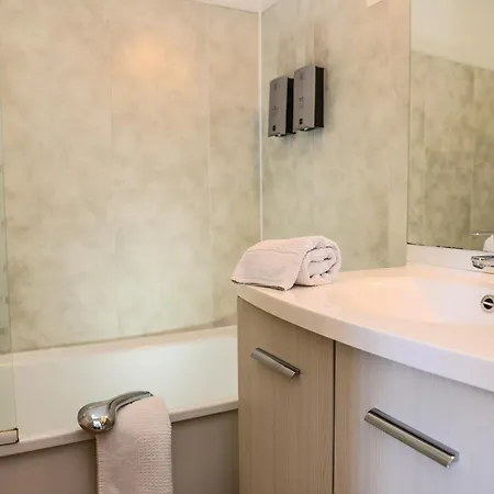 فندق Logis Du Neez 2*