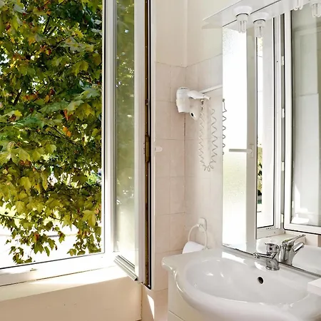 Logis Du Neez Hotel 2*