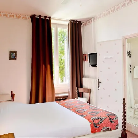 Logis Hostellerie Du Neez 2* Gan