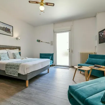 فندق Logis Du Neez 2*