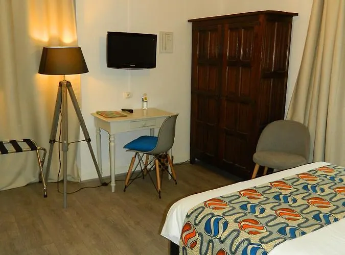 Logis Du Neez Отель Gan