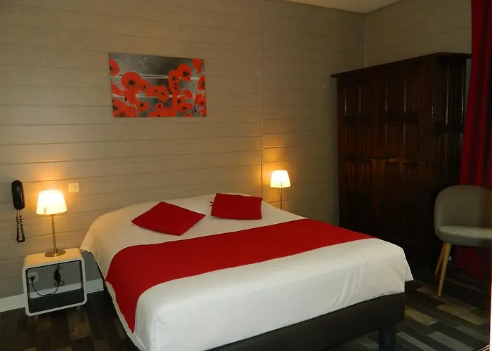 Logis Du Neez Отель Gan